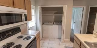 3 Bedroom Duplex! Gallery 5