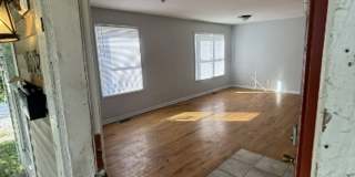 3 Bed 1 Bath Available Now! Gallery 9