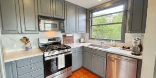 3BR/2.5BA INCOMPARABLE Views!!! Prime Corona Heights Residence! 2 car parking and laundry! PROGRESSIVE Gallery 14