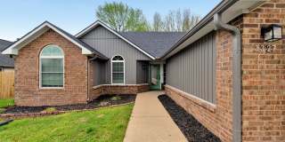 3 Bed 2 Bath home Just Mins Away from Lake Fayetteville and I-49 Gallery 4