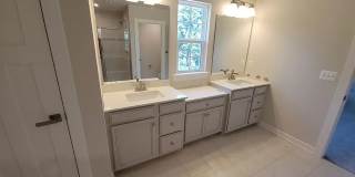 Spacious & Modern Home w/ 4 Bed, 4.5 bath in Manassas, Close to I-66, Includes Lawn & Other Services Gallery 9