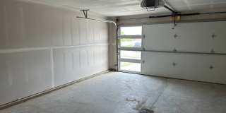 Spacious 3-bed 2.5 Bath - First Month Free! Gallery 14