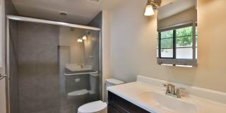 3 Bedroom + den with pool Gallery 23