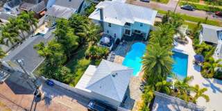 235 10TH AVENUE NE Gallery 33