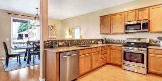 Spacious 3BR House in Gresham Gallery 23