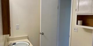 Sprawling Four Bedroom Home Gallery 31