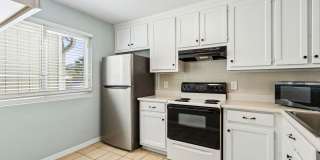 Adorable Beach Townhouse Close to Downtown Gallery 9