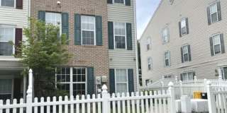 1829 WATCH HOUSE Circle S Gallery 1