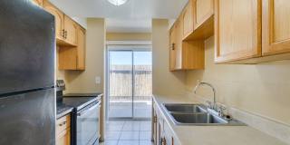 Cozy 2BR/2BA in Spring Valley Near the Strip Gallery 1