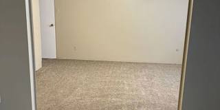 Great Condo and Location in Aurora Gallery 7