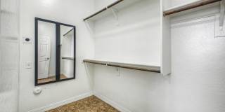1133 E Buckingham Avenue Gallery 23
