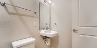 Modern 3-Bedroom Curtis Park Townhome Steps from RiNo & Larimer Street Gallery 28