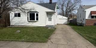 506 8th Street Gallery 1