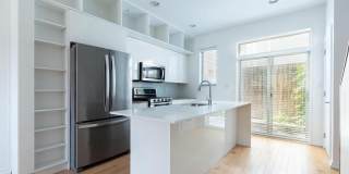 936 N LEITHGOW Street Gallery 11