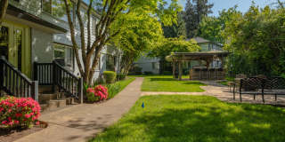 Uptown Lake Oswego Gallery 79