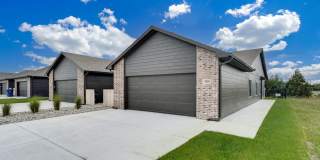 Falcon Falls- Maxwell Plan Gallery 1