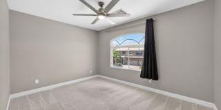 Beautifully upgraded 5-bedroom home with a pool! Gallery 39
