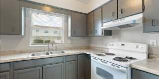 Spacious 4 Bed Condo Gallery 16