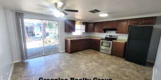 Spacious 2 Bed/ 1 Bath Triplex Apt. Trash and Lawn Included! Gallery 7