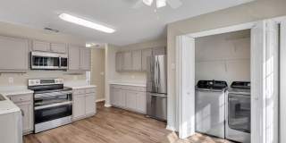 Spacious 4BR/2.5 Bath in the Jacksonville Commons Area Gallery 8