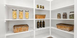 9001 Ventura Street Gallery 49