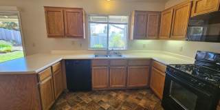 Light & Bright 3-Bedroom House in Ravenwood Subdivision Coming Available Early May! Gallery 15