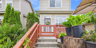 Beautifully Updated SeaTac Home Gallery 1