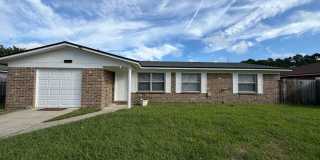 Brick Home in Convenient Location, Large Lot! Gallery 1