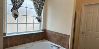 Beautiful Home in Stonegate!! Gallery 14
