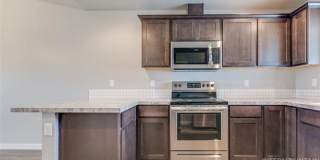 3 bedroom 2 bath duplex near Settlers Park! Gallery 1