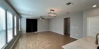 Del Valle Sundance Crossing / 4 bedrooms, 2 baths, 1 story home / Like New built 2021 / Refrigerator, Washer & Dryer Gallery 10