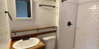 1/2 off 1 month-Charming Industrial 4 Bedroom/4 Bathroom Apartment in Pigtown, MD! Gallery 21