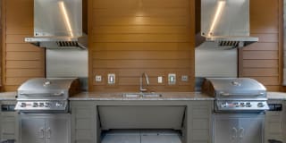 The Avante Gallery 15