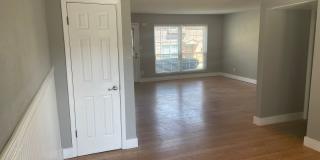 South Denver, 2 bed 2.5 bath Townhome, 2 Car Parking, Close to Light Rail Gallery 7