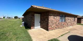 Cute 2 bed 1 bath you don't want to miss! Gallery 1