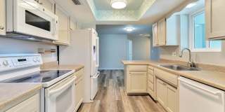 Spacious 6-Bedroom Pool Home Near ASU with 2-Car Garage Gallery 5