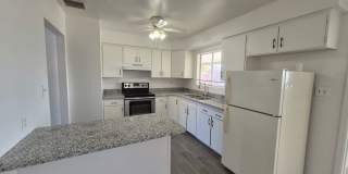 Large 4 Bed 2 Bath House Gallery 12