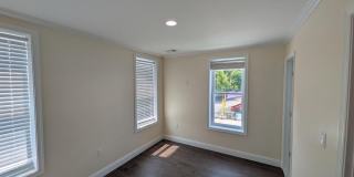 2953 MILES Avenue Gallery 14