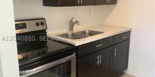 2715 Tigertail Ave Gallery 2