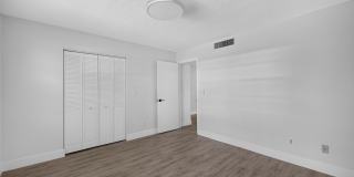 Pierce Beach Premier Apartments at Woodland Condominium Gallery 43