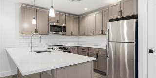 180 Deer Park Avenue Gallery 11
