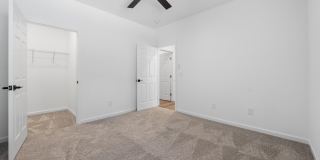 Avana Lexington Gallery 9