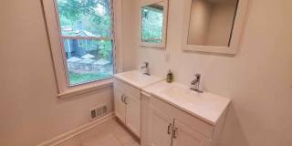 Room in 4 Bedroom Home at Morris Brown Dr SW Gallery 35