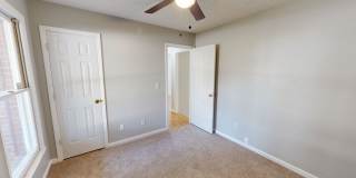 Charming 3 bedroom / 2 bathroom home with large fenced backyard near shopping & Fort Bragg! Gallery 14