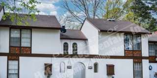Two-Level Townhome in DeSoto Courts Gallery 3