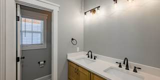 807 Cherokee Ave Unit A **Move In Special!** Gallery 19