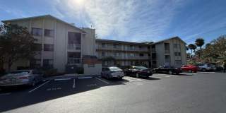Spacious 2 bedroom 2 bathroom condo in gated community Gallery 3