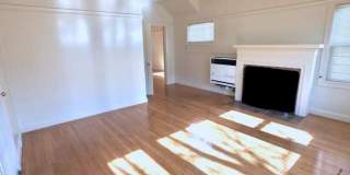 VERY LARGE 1 BEDROOM APARTMENT (HAS BEEN USED AS A 2 BEDROOM) Gallery 2