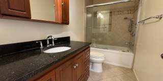Large and Modern tri-level townhouse in Westwood minutes from Beverly Hills and UCLA Gallery 14