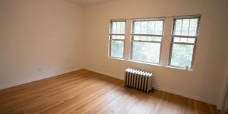 5528 S. Cornell Avenue Gallery 15